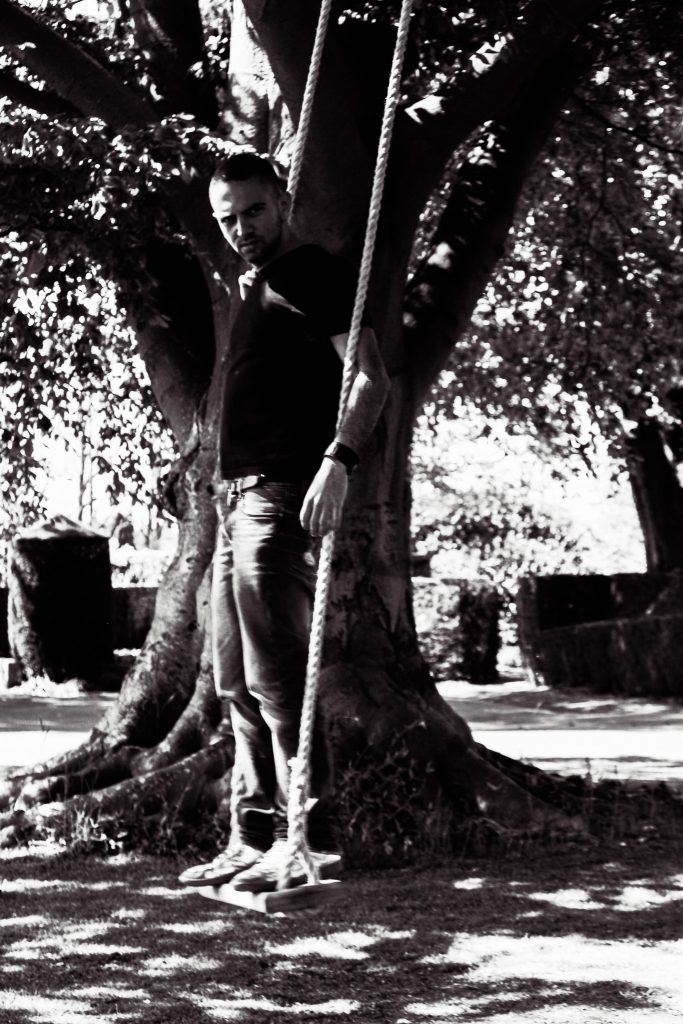 Mohieb Dahabie- Hello Magazine